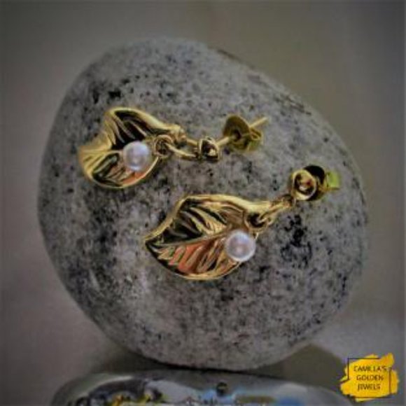 Pearl Leaf Droplet Earrings - Picture 5 of 6